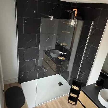 Aux Flots D Aura Apartament *