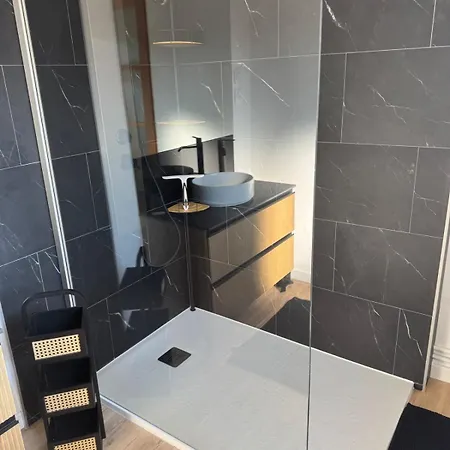 Aux Flots D Aura Apartament
